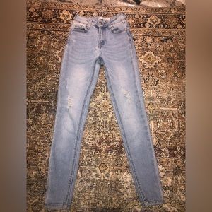 Size 0 Blue Savy Cropped Skinny Jean